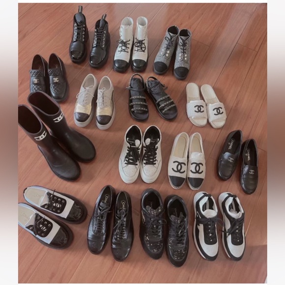 Chanel 20C Patent Cap toe Lace up Pearl details Lambskin black bootie EU 40 - Picture 16 of 16